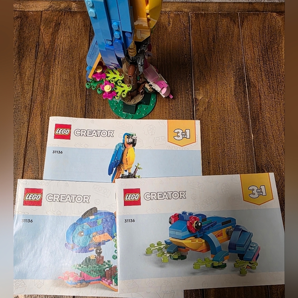 LEGO CREATOR: Exotic Parrot,Frog Or Fish 31136 3 In 1 Creator Complete w/ Manual - Picture 3 of 5